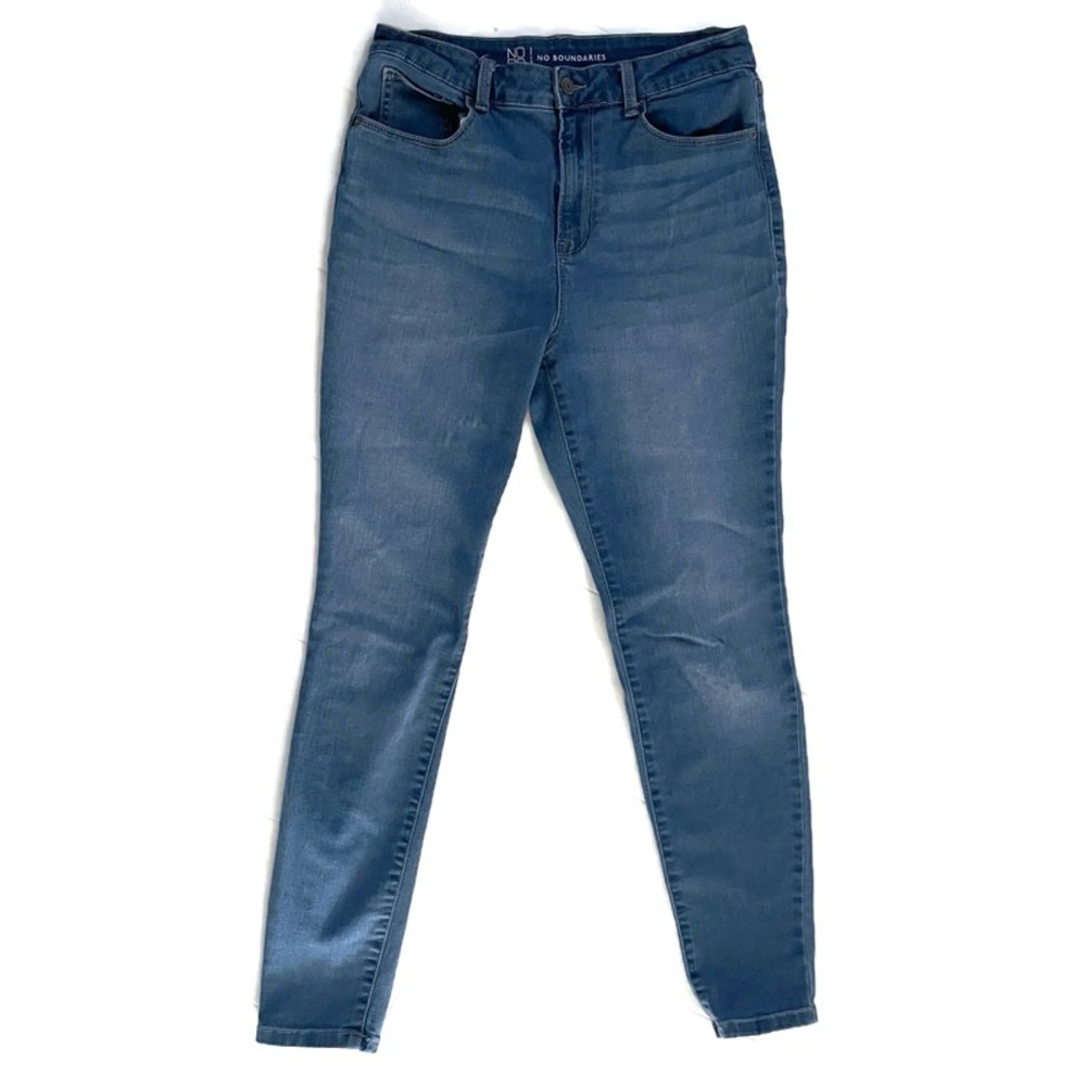 No Boundaries Denim Skinny Jeans Medium Wash Stretchy Medium Wash, size 11